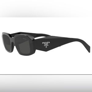 Trendy prada sunglasses